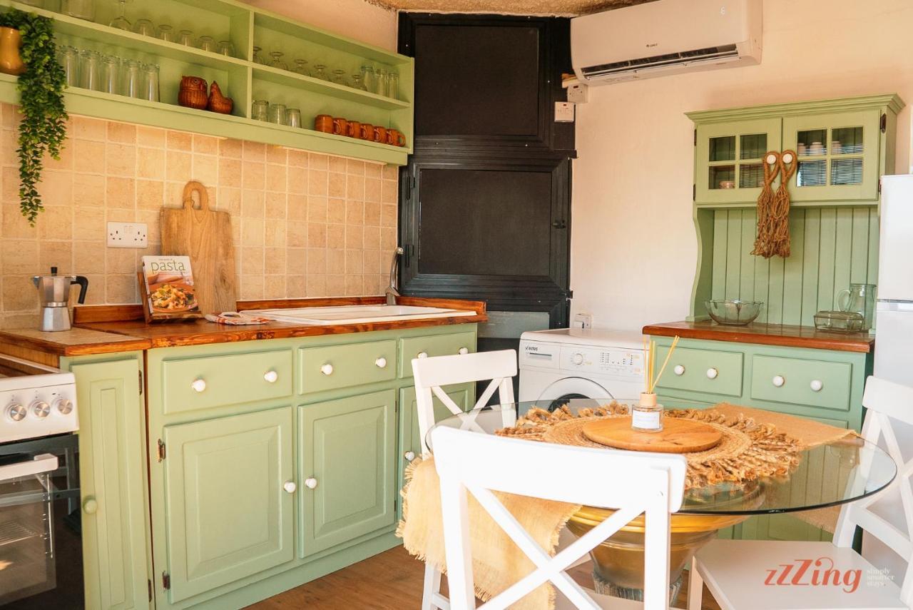 A Holiday Home Duplex In A Gozo Village Square ビクトリア エクステリア 写真