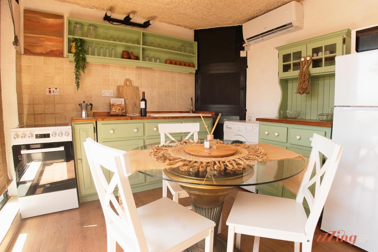 A Holiday Home Duplex In A Gozo Village Square ビクトリア エクステリア 写真